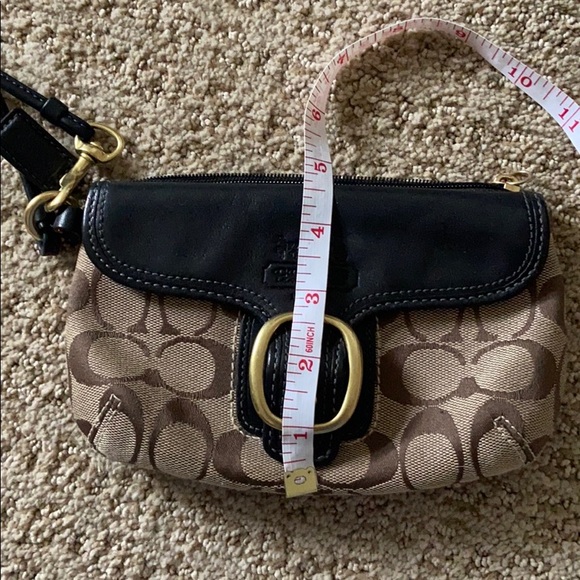 Coach wristlet - Picture 6 of 6